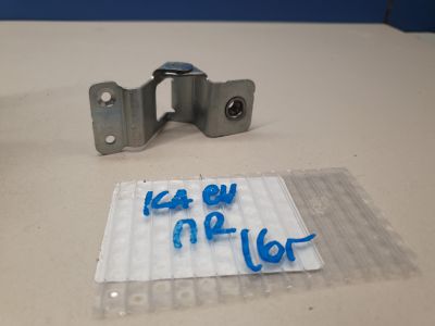 Кронштейн уплотнителя двери для Porsche Cayenne 958 2010-2018