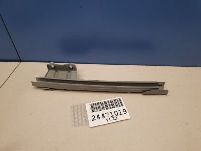 Направляющая стекла передней правой двери для Toyota Camry V70 2017-