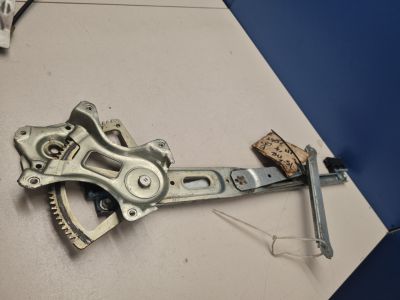 Стеклоподъемник передний правый для Lexus IS XE20 2005-2013