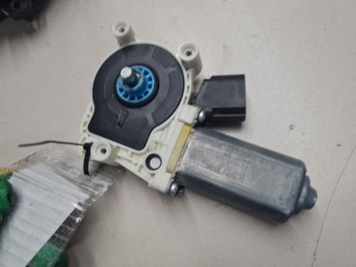 Моторчик стеклоподъёмника передний левый для BMW X4 F26 2014-2018