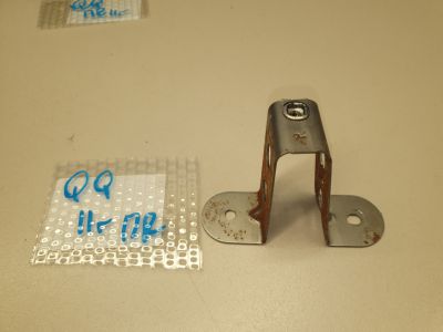 Кронштейн двери передней правой для Nissan Qashqai J10 2006-2014