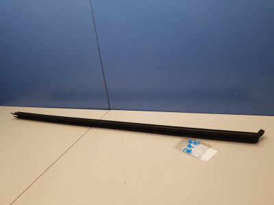 Накладка стекла передней правой двери для Nissan Qashqai J10 2006-2014