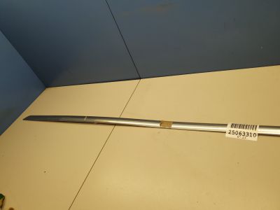 Молдинг двери правый передний для Cadillac XT5 2016-