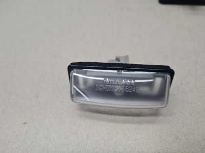 Фонарь подсветки номерного знака для Nissan Murano Z52 2015-