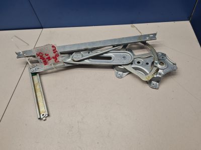 Стеклоподъемник передний правый для Toyota Yaris 2011-2017