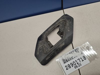 Кронштейн форсунки омывателя фары левый для Porsche Cayenne 958 2010-2018