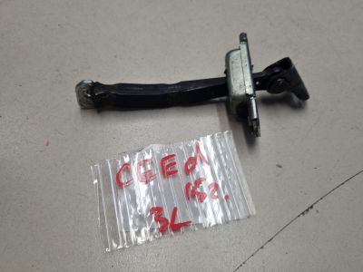 Ограничитель двери задней левой для KIA Ceed 2012-2018