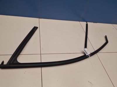 Уплотнитель стекла передней левой двери для Fiat 500X 2014-2023