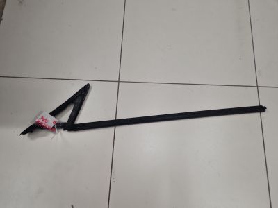 Уплотнитель стекла передней правой двери для Porsche Boxster 986 1996-2004