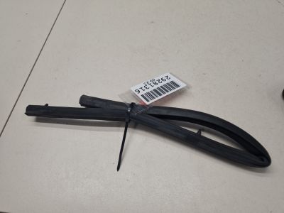 Уплотнитель капота для Nissan Note E11 2005-2013