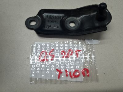 Кронштейн двери багажника правый для Audi Q5 FY 2017-