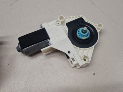 Моторчик стеклоподъёмника передний правый для Audi A4 B8 2007-2015