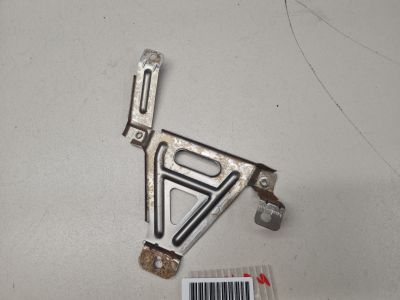 Кронштейн обшивки двери передней правой для Nissan Navara D40 2005-2015