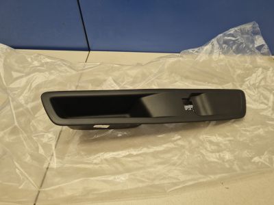 Накладка обшивки двери передней правой для Peugeot Traveller 2016-2019