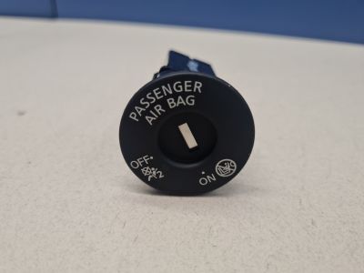 Выключатель пассажирской Air Bag для Nissan Qashqai J11E 2014-