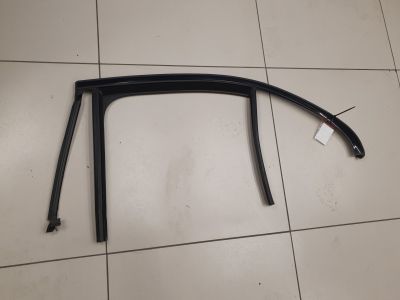 Уплотнитель стекла двери задний левый для Mercedes C-klasse W205 2014-