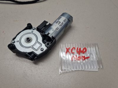 Моторчик люка для Volvo XC40 2017-