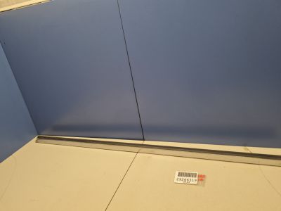 Молдинг двери правый передний для Volvo V90 Cross Country 2017-