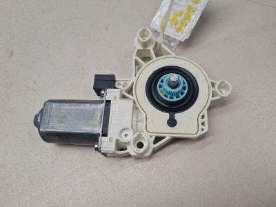 Моторчик стеклоподъёмника задний правый для Volkswagen Touareg 2018-