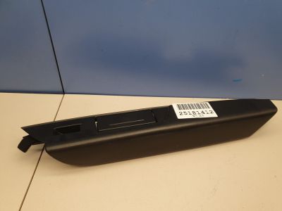 Накладка обшивки двери задней правой для Volkswagen Touareg 2010-2018