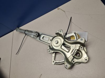 Стеклоподъемник передний правый для Lexus LS 460 USF4 2006-2017