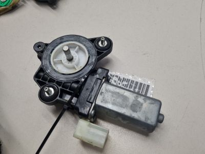 Моторчик стеклоподъёмника задний левый для BMW 1 F20 F21 2011-2019