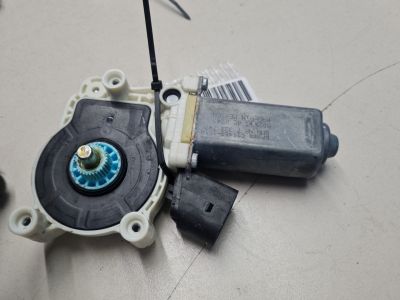 Моторчик стеклоподъёмника правый для BMW X4 F26 2014-2018