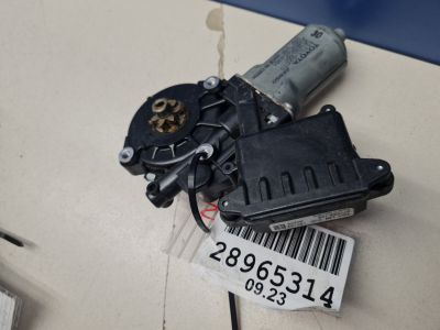 Моторчик стеклоподъёмника задний левый для Toyota Avensis T27 2008-2018