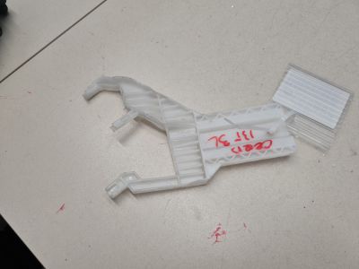 Кронштейн замка двери задний левый для KIA Ceed 2012-2018