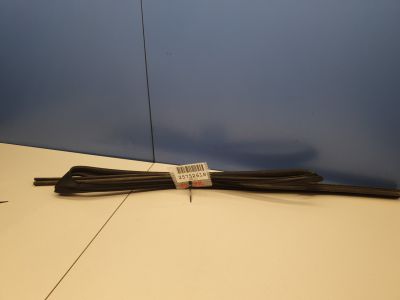 Уплотнитель стекла двери задний правый для Subaru XV G33 G43 2011-2017