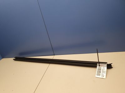 Накладка стекла передней правой двери для Volkswagen Passat B7 2011-2015