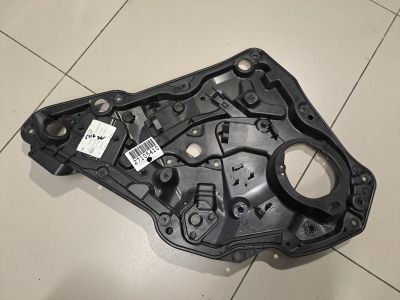 Кронштейн стеклоподъемника задней левой двери для Mercedes CLA-klasse C117 2013-2019