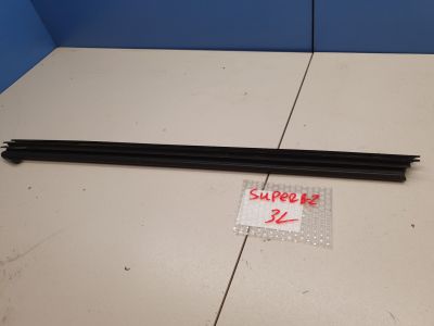 Накладка стекла задней левой двери для Skoda Superb 3T 2008-2015