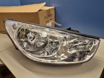 Фара правая для Hyundai ix35 Tucson LM 2010-2015