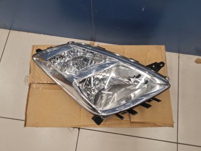 Фара правая для Toyota Prius W20 2003-2009