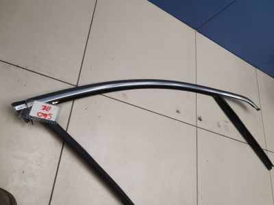 Уплотнитель стекла передней правой двери для Volvo S60 2010-2018