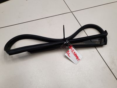 Уплотнитель стекла двери задней левой для Land Rover Discovery Sport 2014-