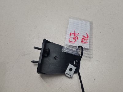 Кронштейн обшивки двери передней левой для Audi Q7 4L 2005-2015