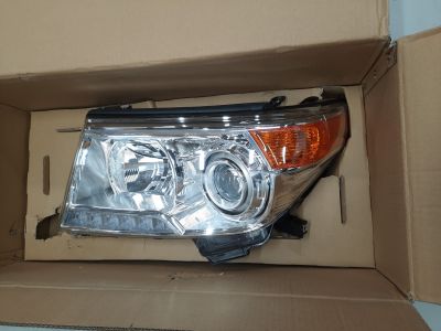 Фара левая для Toyota Land Cruiser 200 2008-