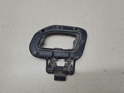 Кронштейн крышки форсунки омывателя фары левый для Land Rover Range Rover Evoque 2011-2018