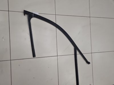 Уплотнитель стекла двери передней правой для BMW 3 F30 2011-2018