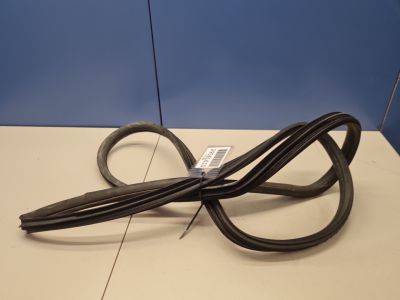 Уплотнитель двери багажника для Nissan Armada TA60 2004-2016