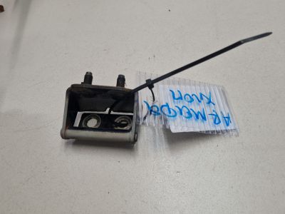 Петля двери багажника правая для Nissan Armada TA60 2004-2016