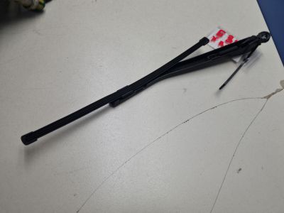 Поводок стеклоочистителя задний для BMW X1 E84 2009-2015