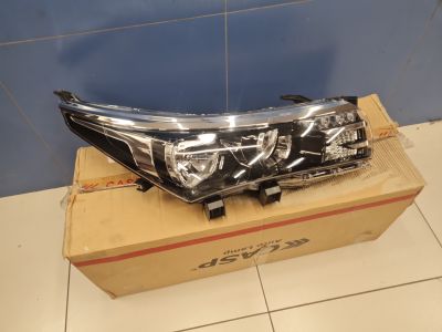 Фара правая для Toyota Corolla E18 2013-