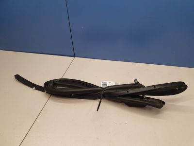 Уплотнитель задней правой двери для Peugeot 3008 P84 2016-