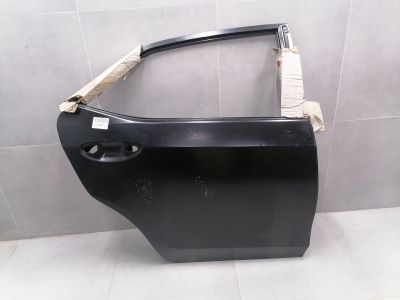 Дверь правая задняя для Toyota Corolla E18 2013-