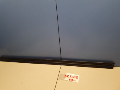 Накладка стекла передней правой двери для Skoda Octavia A7 2013-2020