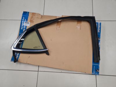 Стекло двери задней правой для Citroen C4 2010-