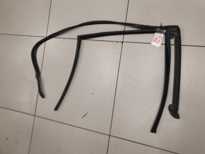 Уплотнитель стекла двери задний правый для BMW 5 G30 F90 2016-